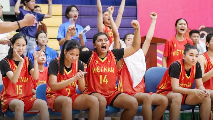 Đội tuyển nữ U18 Việt Nam lách khe cửa hẹp, vào bán kết bóng rổ ASEAN Schools Games 2024