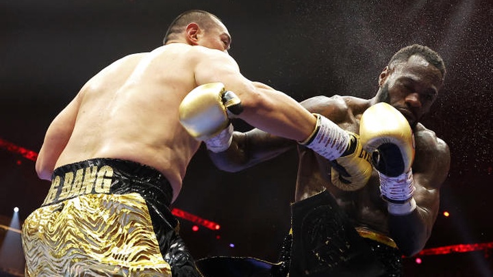 "Gã khồng lồ Trung Hoa" Zhilei Zhang knockout Deontay Wilder: Kỷ nguyên kết thúc